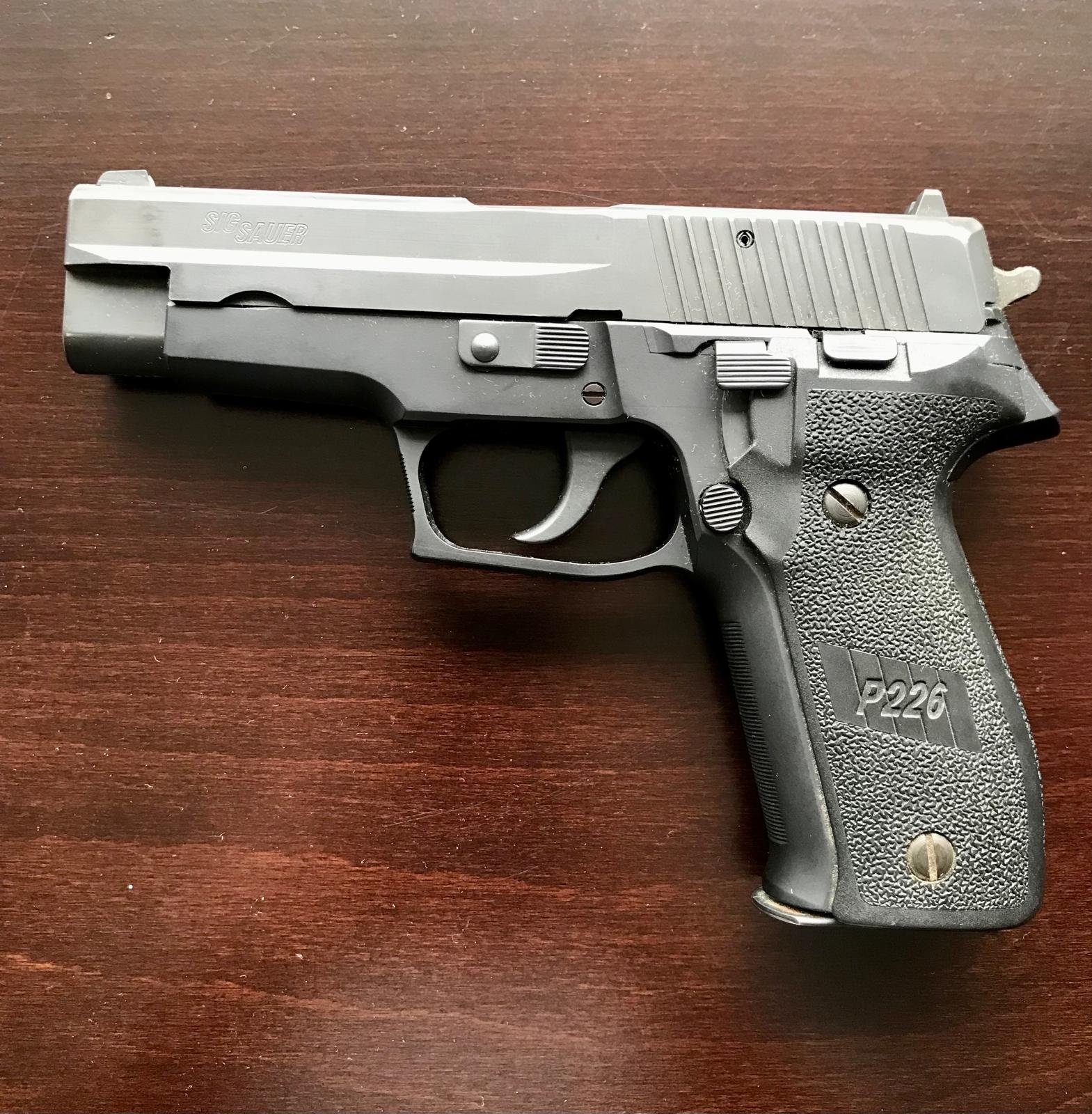 SIG SAUER P226 - Görsel 1